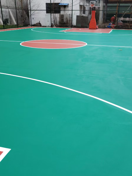 福田 球场长期使用易出现地面开裂